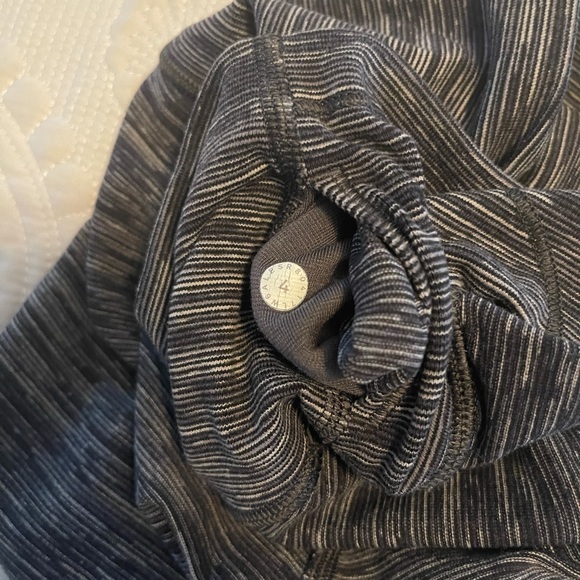 Lululemon leggings - Picture 3 of 5